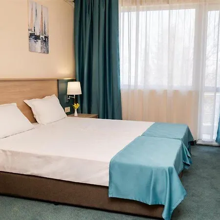 ホテル Strandzha - Free Parking 3*